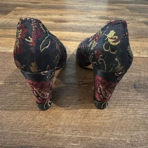 Antonio Melani Embroidered Silk Floral Block Pumps Heels Gold Glam Sz 8.5 - Picture 3 of 9